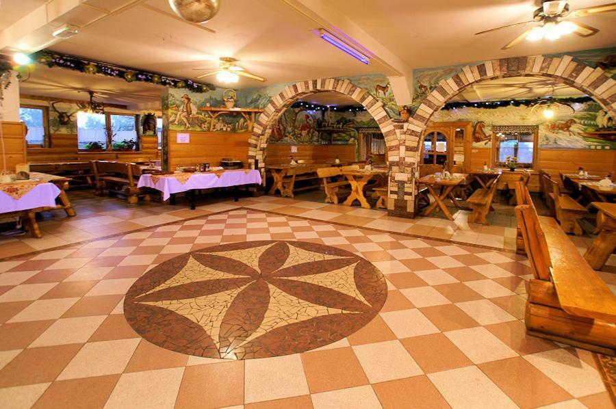 Hotel "Harnas" Zab-Bustryk Extérieur photo