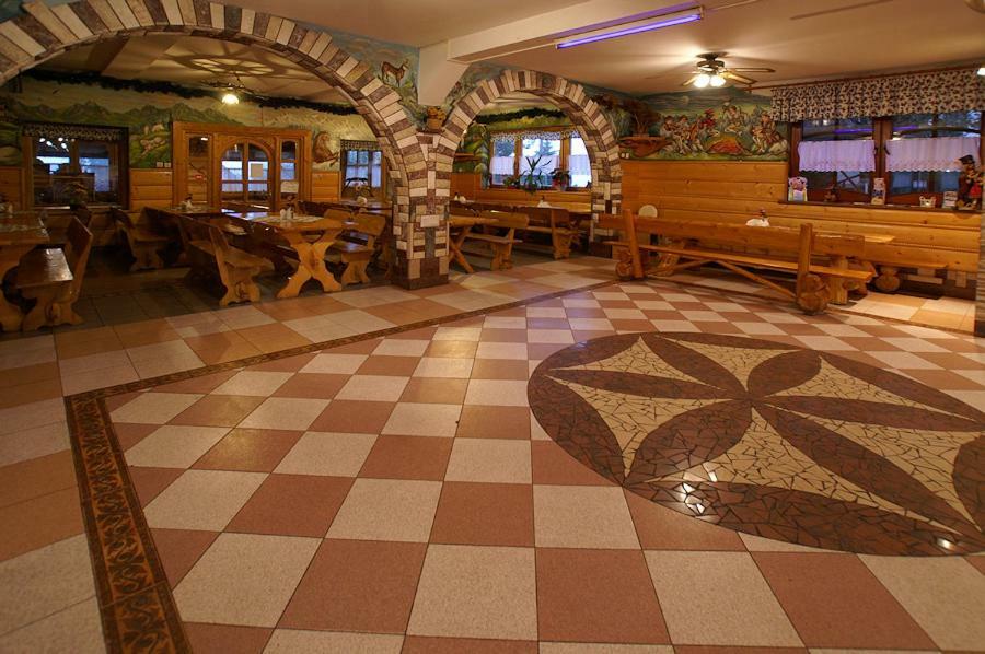 Hotel "Harnas" Zab-Bustryk Extérieur photo